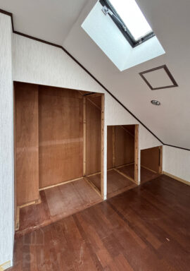 （子供部屋側）<br />
部屋の奥の収納を撤去。