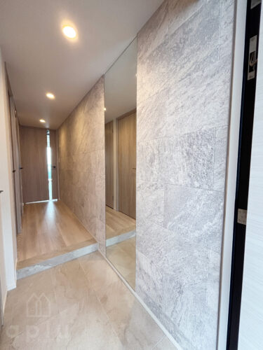 高級感あふれるモダンな空間へと生まれ変わりました。