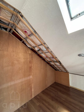 （子供部屋側）<br />
収納撤去後の様子です。